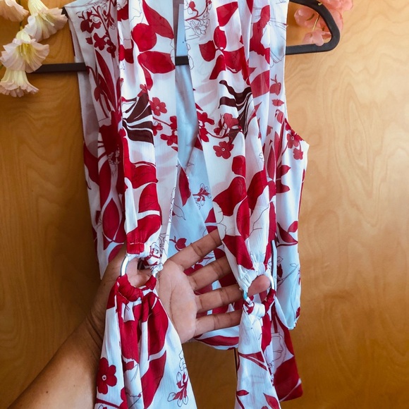 NWT Guess Tank Top - Picture 4 of 7